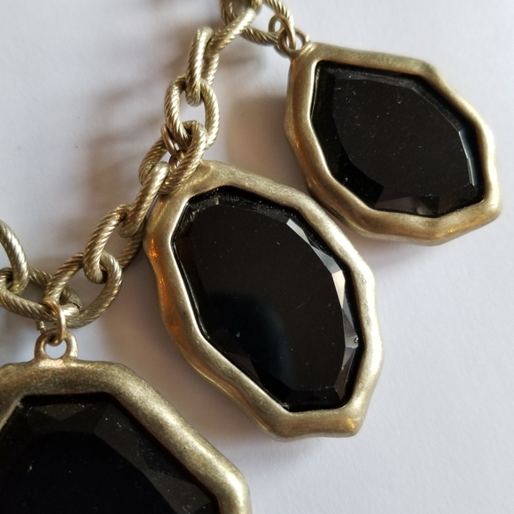 Necklace - Freeform Shape Statement Necklace black and gold tone - Picture 10 of 13